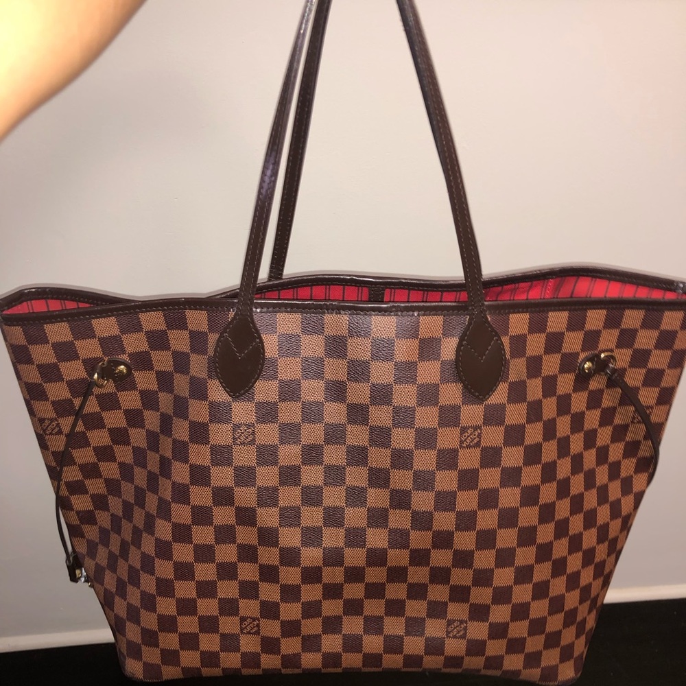 Never full GM Louis Vutton bag. Great condition